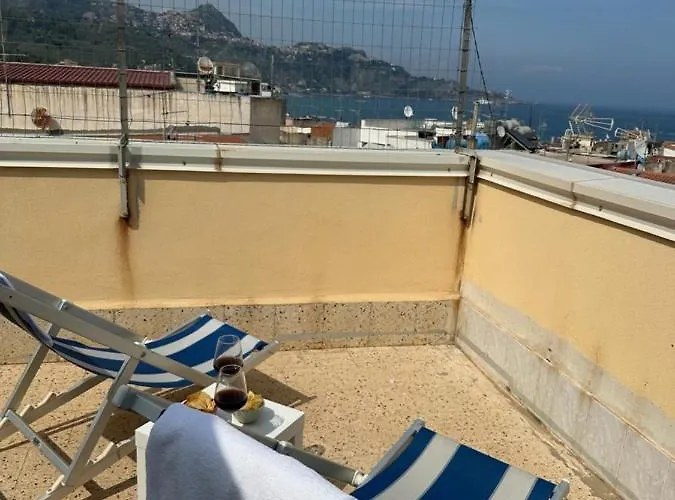 Attico Di Giggia * Giardini Naxos